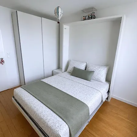 Bright Spacious Flat Near Paris كليشي