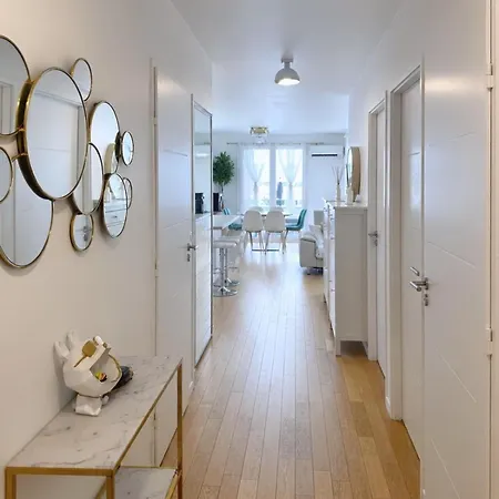 Bright Spacious Flat Near Paris كليشي