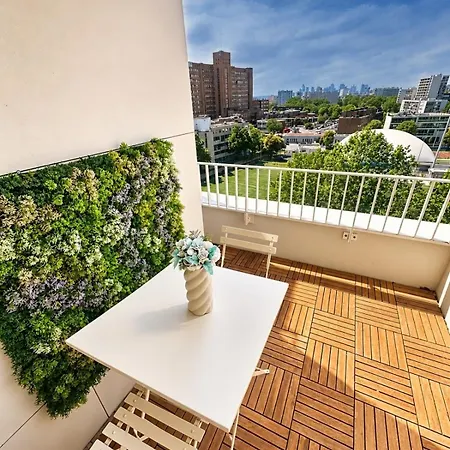 Bright Spacious Flat Near Paris *