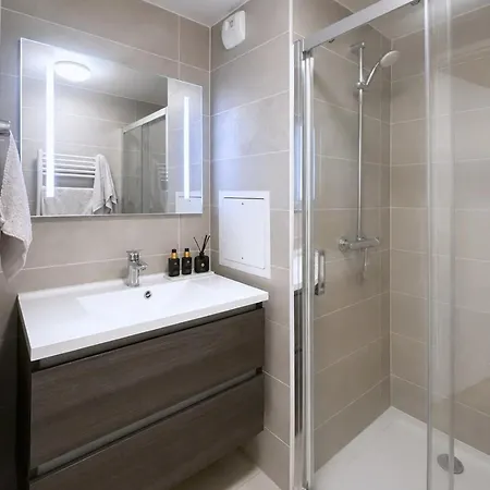 Bright Spacious Flat Near Paris كليشي